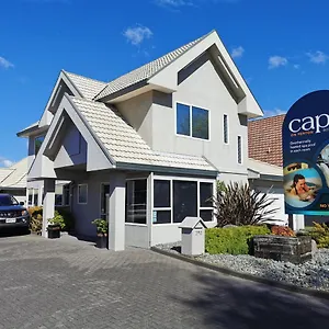 Capri On Fenton モーテル