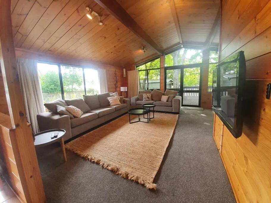 Redwood Hub Villa Rotorua Holiday home
